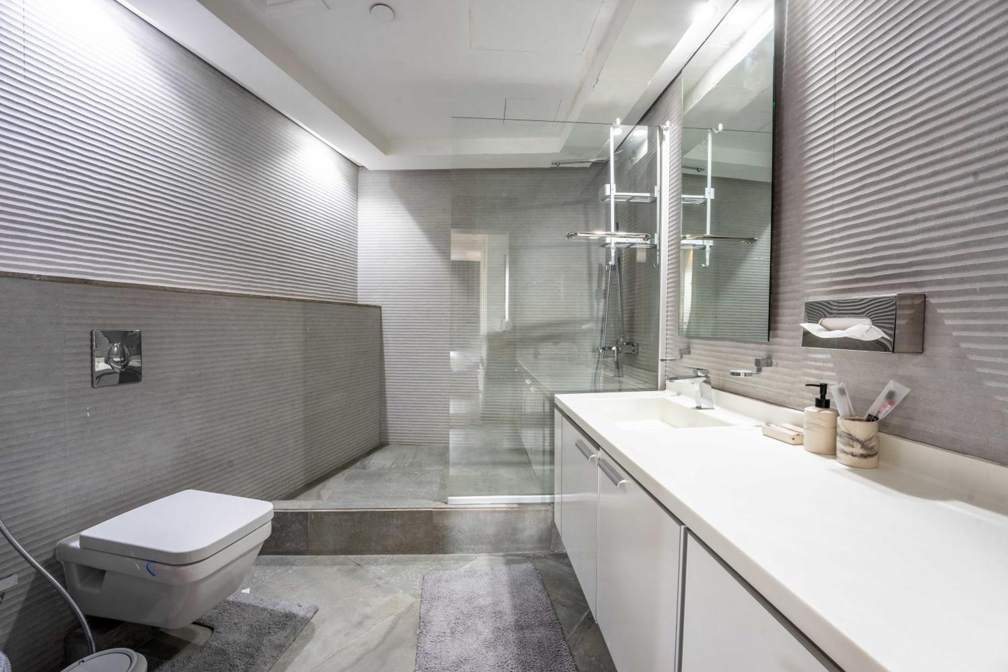 Stunning 3-bedroom Marina View *