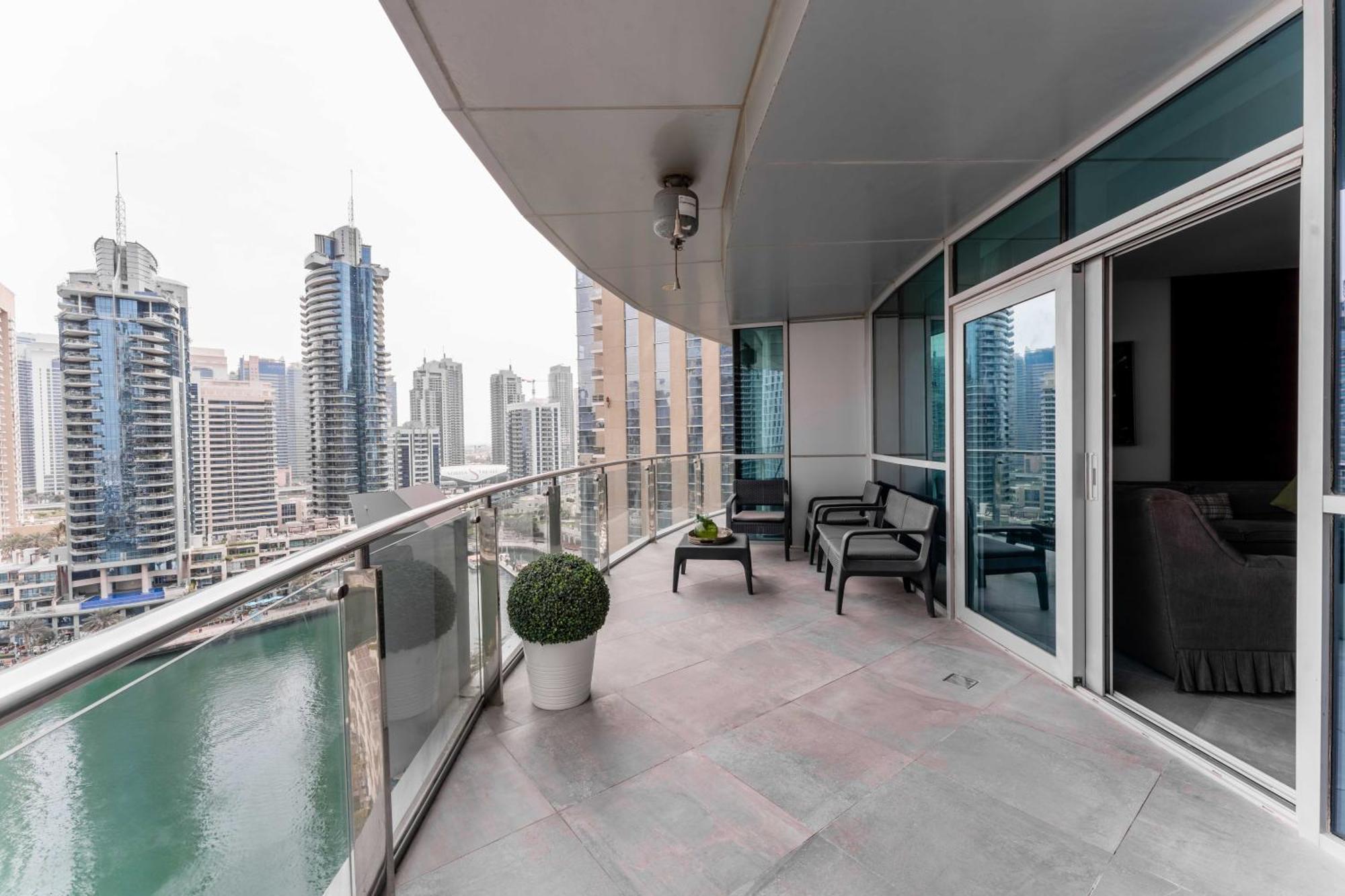 Stunning 3-bedroom Marina View Apartment
